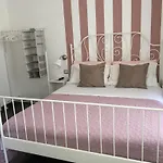 Golden Mile Bed & Breakfast 3*