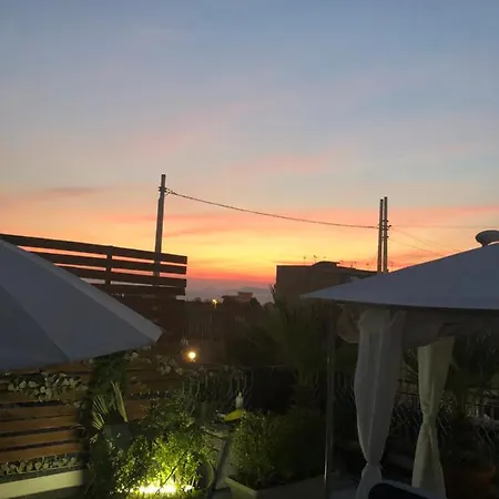Alojamento de Acomodação e Pequeno-almoço Golden Mile 3*